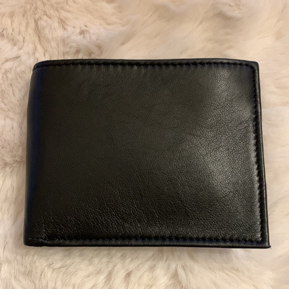 NWT. Men’s genuine leather wallet - Picture 5 of 5